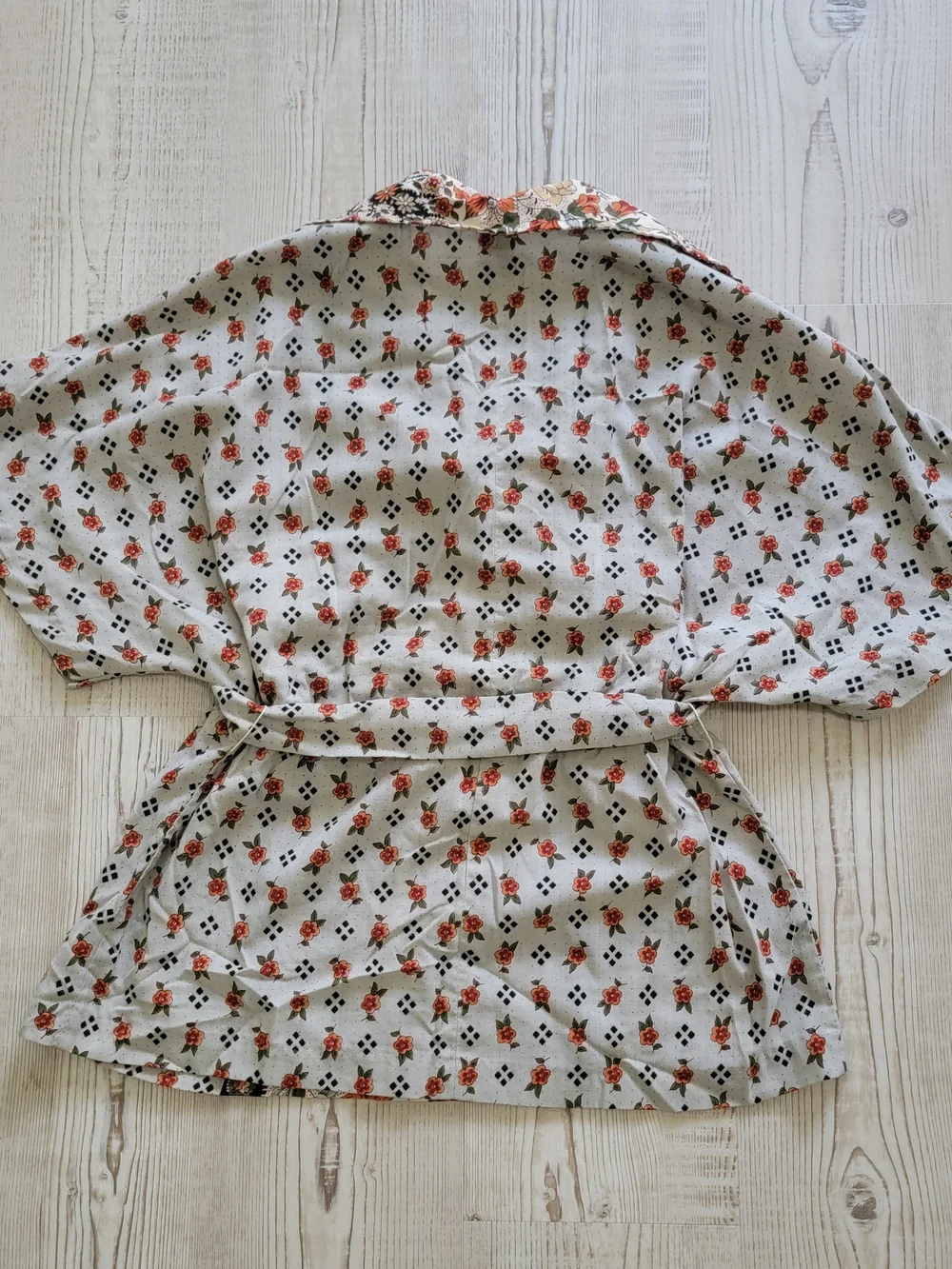 Vintage Cream Floral Tie-Waist Boho Peasant Blouse Kimono Medium Cottagecore